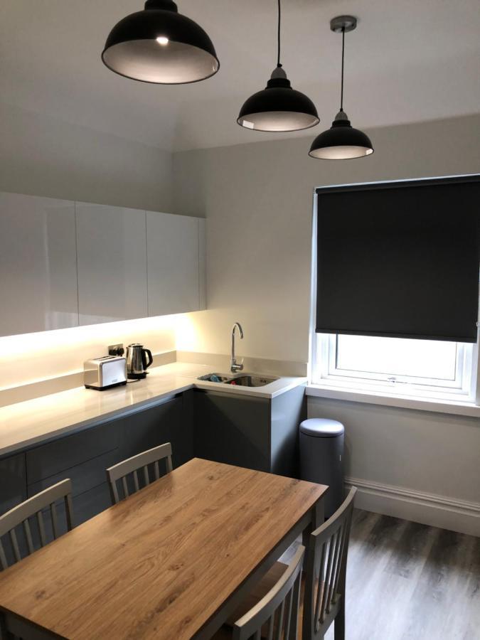 Entire Spacious 4 Bedroom Apartment In Bornemouth Extérieur photo