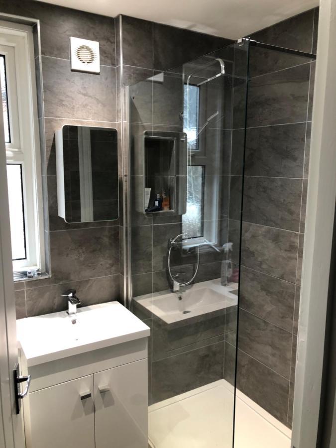 Entire Spacious 4 Bedroom Apartment In Bornemouth Extérieur photo